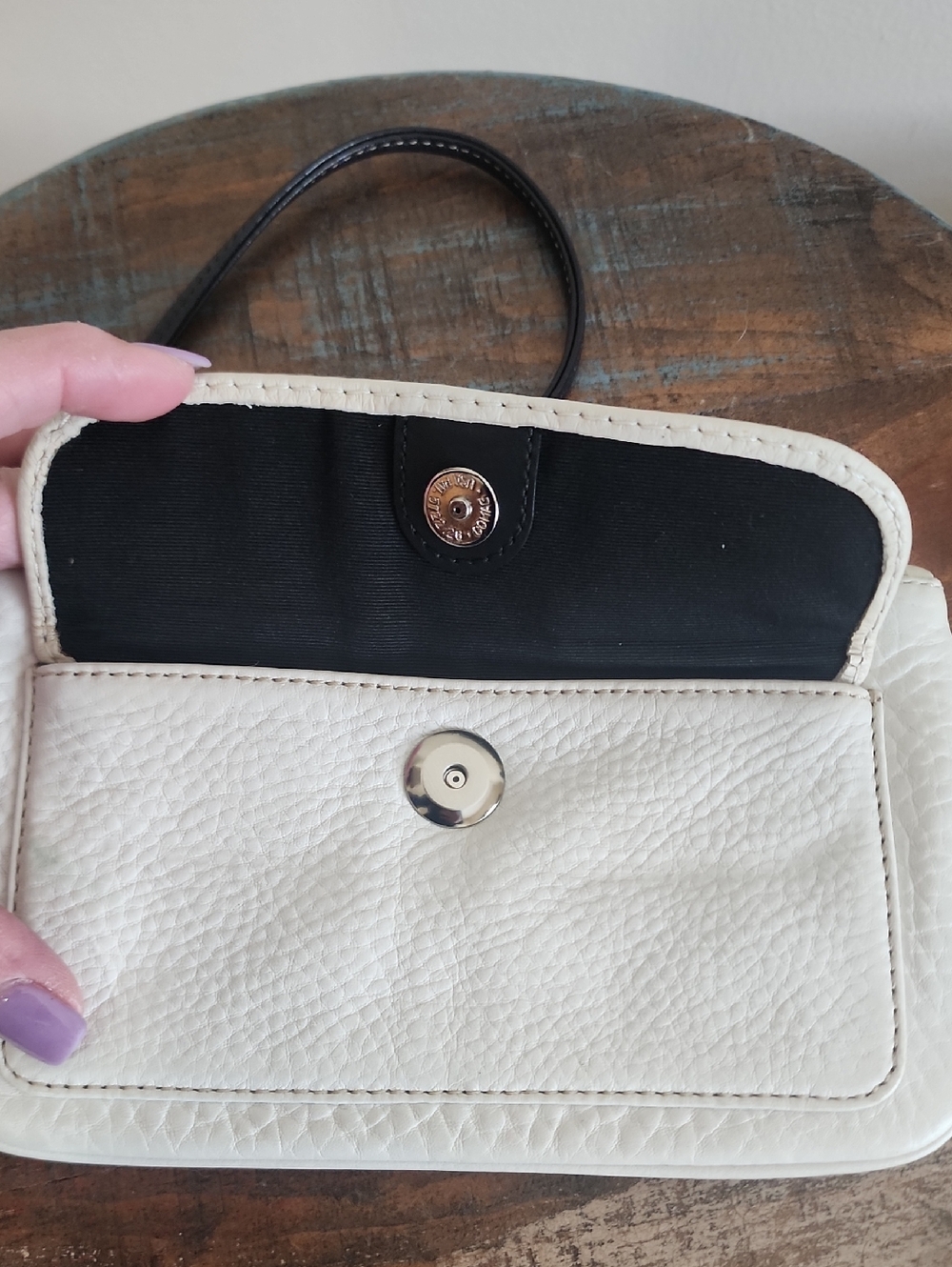Coach Vintage Pebbled White Black Leather Flap Zipper Wristlet Wallet Y2K - Picture 4 of 15